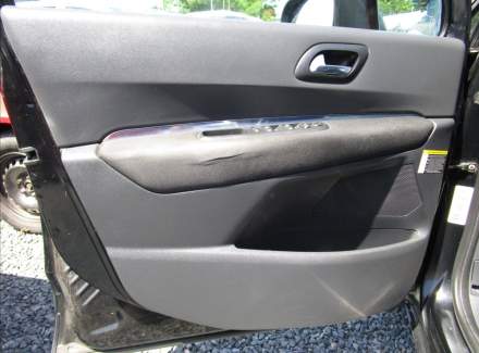 Peugeot - 5008