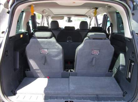 Peugeot - 5008