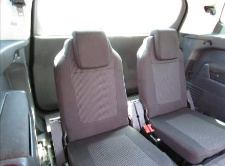 Peugeot - 5008