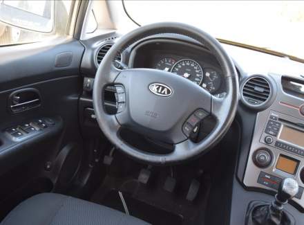 Kia - Carens