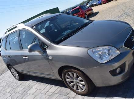 Kia - Carens