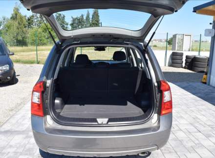 Kia - Carens