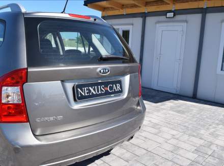 Kia - Carens