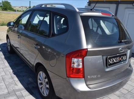 Kia - Carens