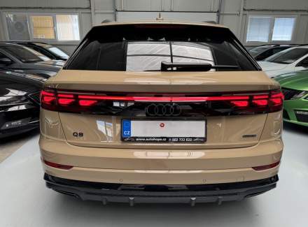 Audi - Q8