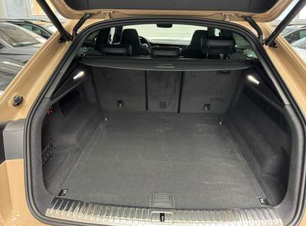 Audi - Q8