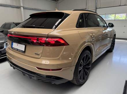 Audi - Q8