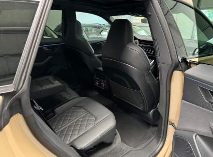 Audi - Q8