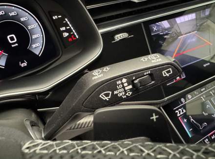 Audi - Q8