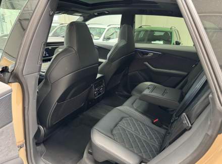 Audi - Q8