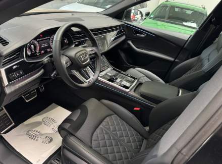 Audi - Q8