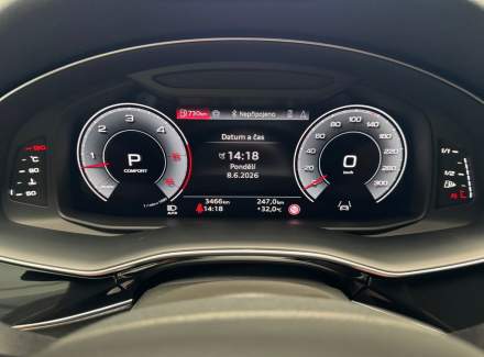 Audi - Q8