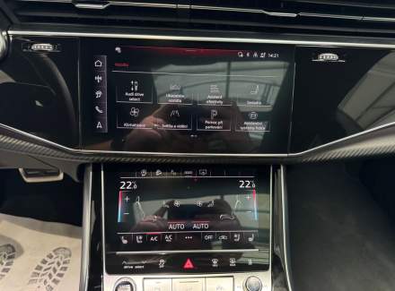 Audi - Q8