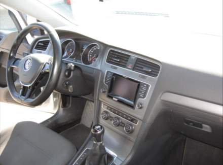 Volkswagen - Golf