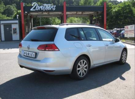 Volkswagen - Golf