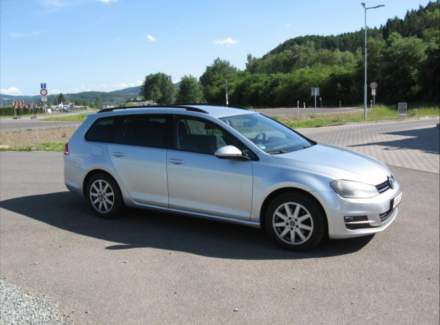 Volkswagen - Golf