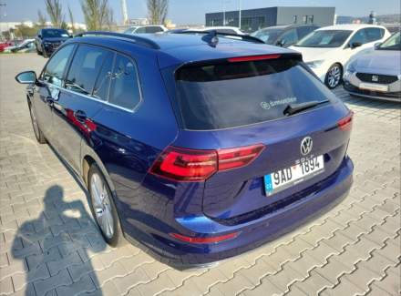 Volkswagen - Golf