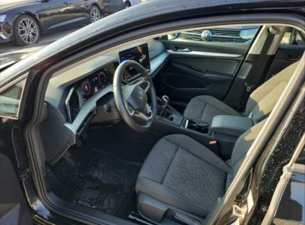 Volkswagen - Golf