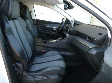 Peugeot - 5008