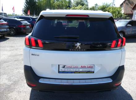 Peugeot - 5008