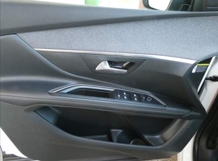 Peugeot - 5008