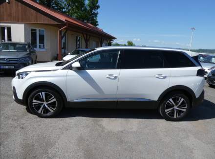 Peugeot - 5008