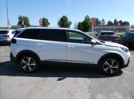 Peugeot - 5008