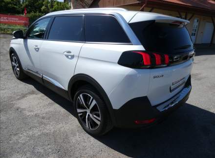 Peugeot - 5008