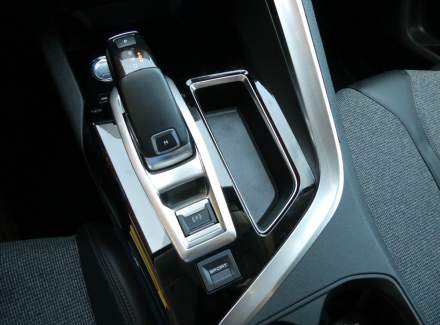 Peugeot - 5008