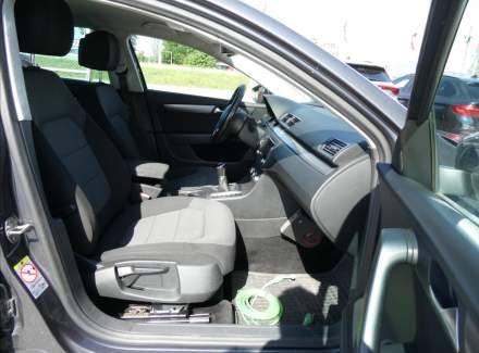 Volkswagen - Passat