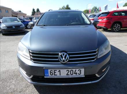 Volkswagen - Passat