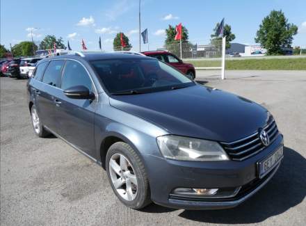 Volkswagen - Passat