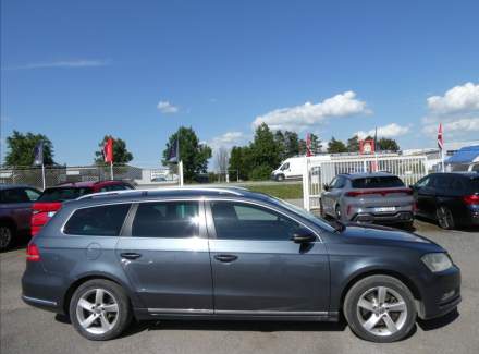 Volkswagen - Passat