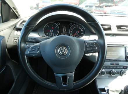 Volkswagen - Passat