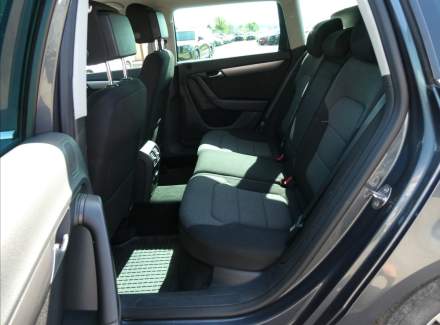 Volkswagen - Passat