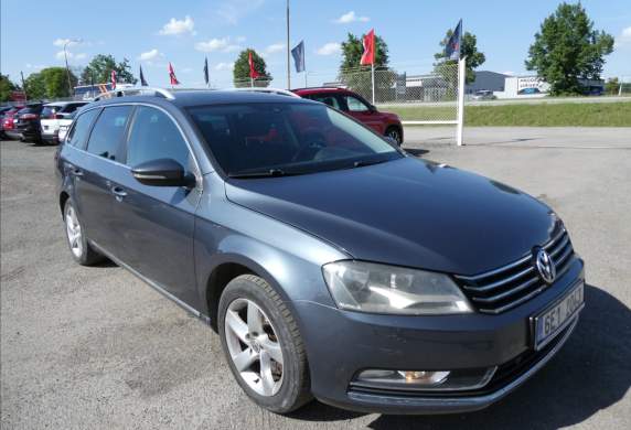 Volkswagen - Passat