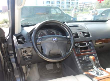 Volvo - XC90