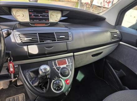 Peugeot - 807