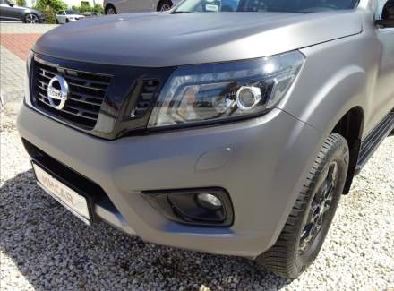 Nissan - Navara