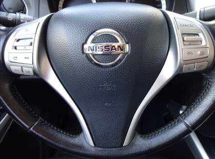 Nissan - Navara