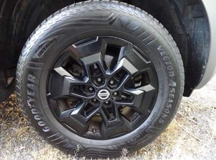 Nissan - Navara