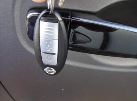Nissan - Navara