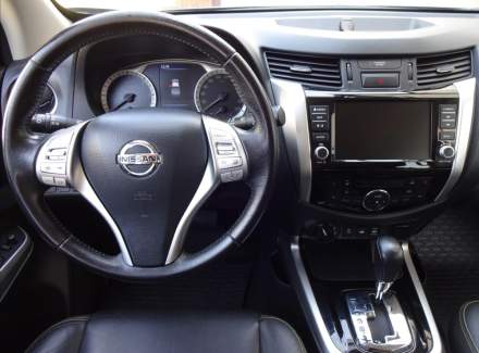 Nissan - Navara