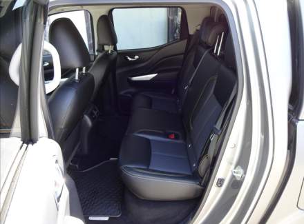 Nissan - Navara