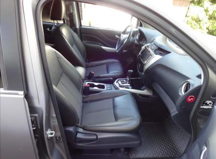 Nissan - Navara