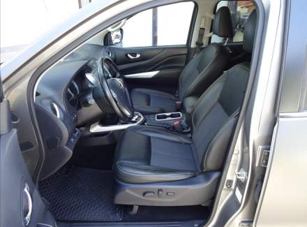 Nissan - Navara