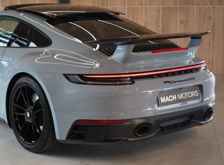 Porsche - 911