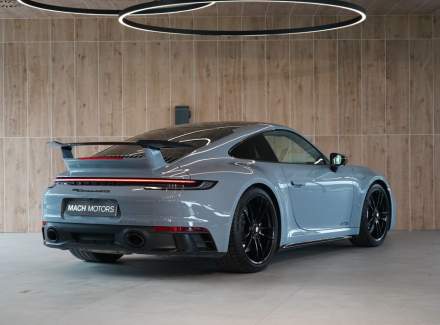 Porsche - 911