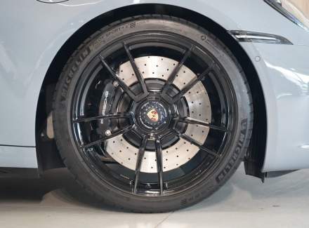 Porsche - 911