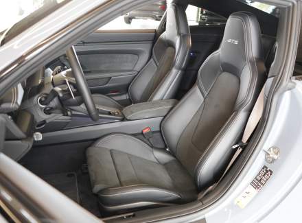 Porsche - 911